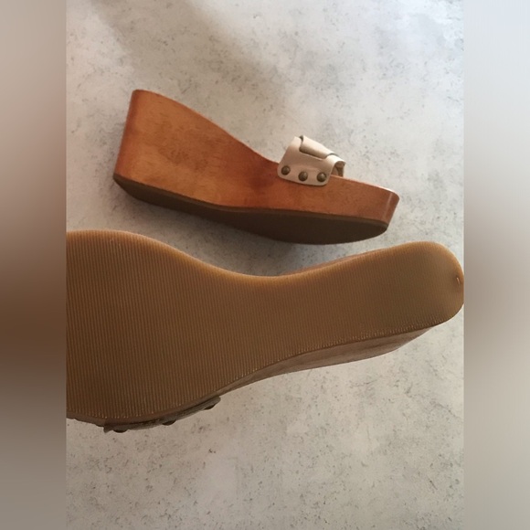 NWOT DKNY Ivory Leather Upper Wooden Platform Sandal Size 8.5 - Picture 11 of 15